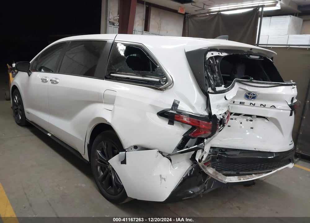 2021 TOYOTA SIENNA XSE VIN: 5TDXRKEC6MS005385