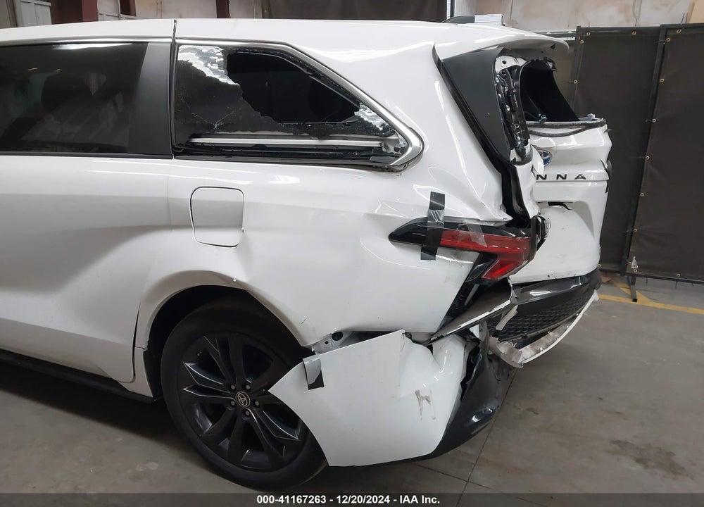 2021 TOYOTA SIENNA XSE VIN: 5TDXRKEC6MS005385