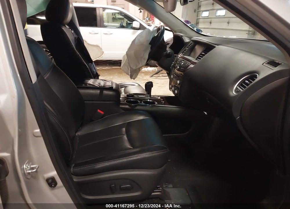 2016 NISSAN PATHFINDER PLATINUM VIN: 5N1AR2MM6GC640043