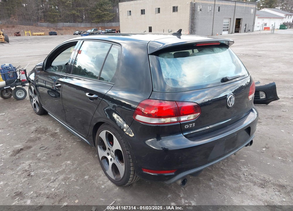 2011 VOLKSWAGEN GTI 4-DOOR AUTOBAHN VIN: WVWHV7AJ2BW136408