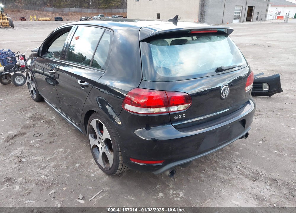 2011 VOLKSWAGEN GTI 4-DOOR AUTOBAHN VIN: WVWHV7AJ2BW136408