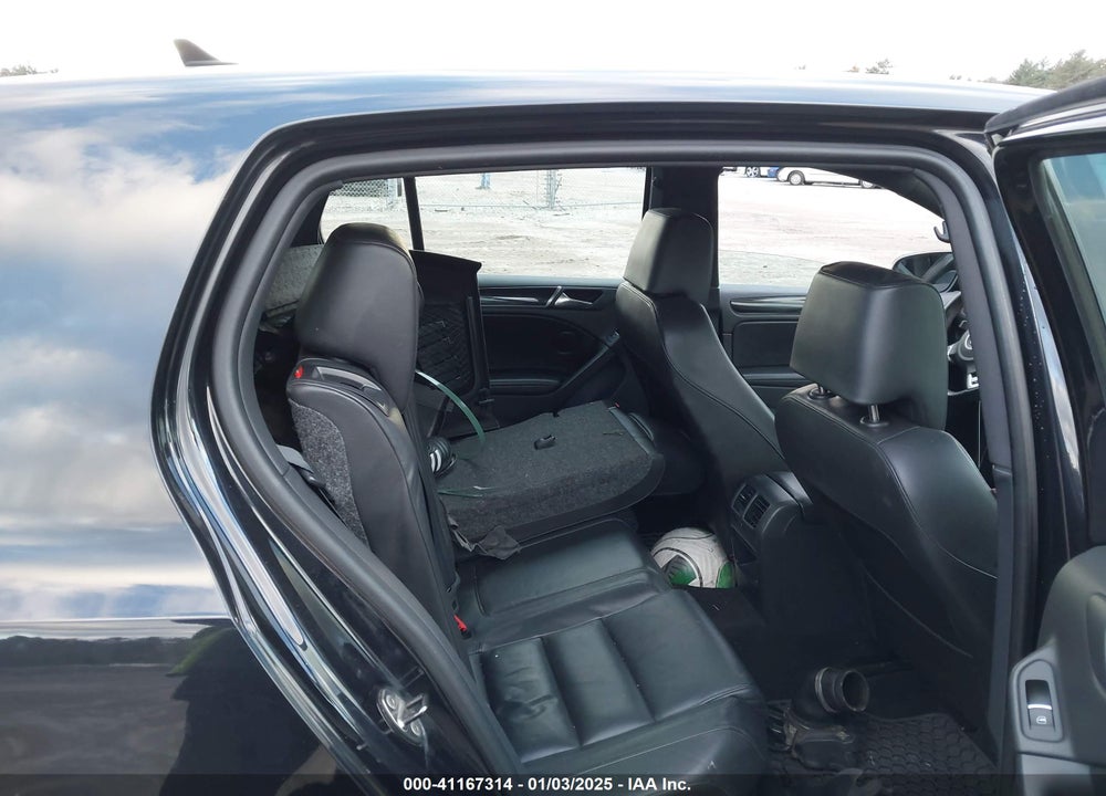 2011 VOLKSWAGEN GTI 4-DOOR AUTOBAHN VIN: WVWHV7AJ2BW136408
