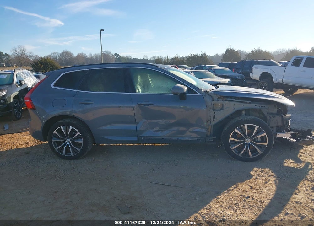 2022 VOLVO XC60 B5 MOMENTUM VIN: YV4L12RK9N1906642