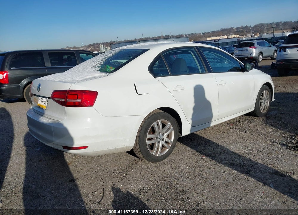 2015 VOLKSWAGEN JETTA 2.0L S VIN: 3VW2K7AJ0FM243345