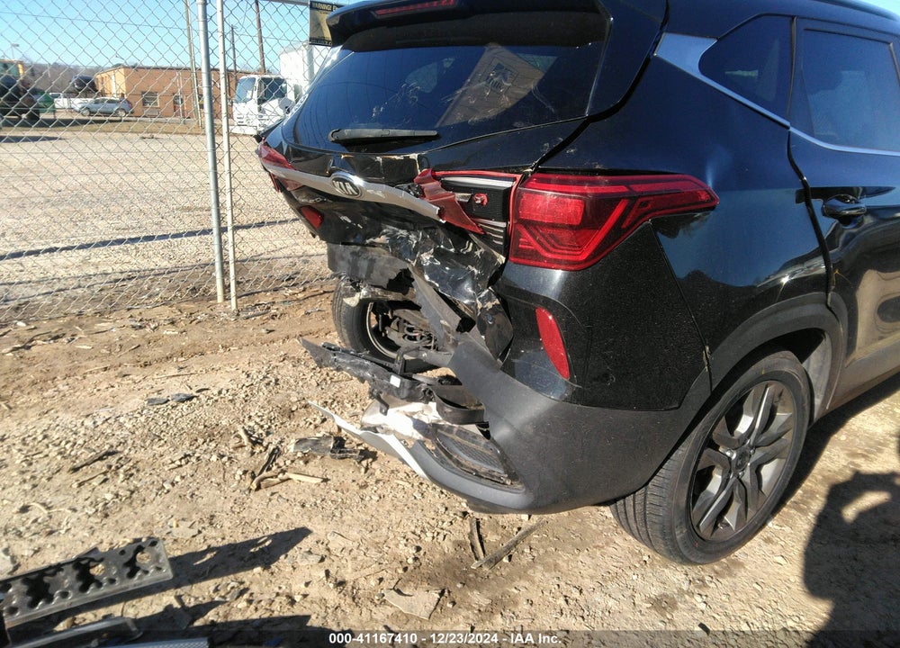 2021 KIA SELTOS VIN: KNDEUCAA2M7121452