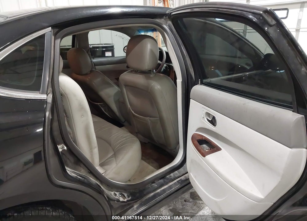 2008 BUICK LACROSSE VIN: 2G4WD582181138935