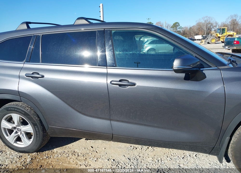 2022 TOYOTA HIGHLANDER LE VIN: 5TDZZRAH7NS557191
