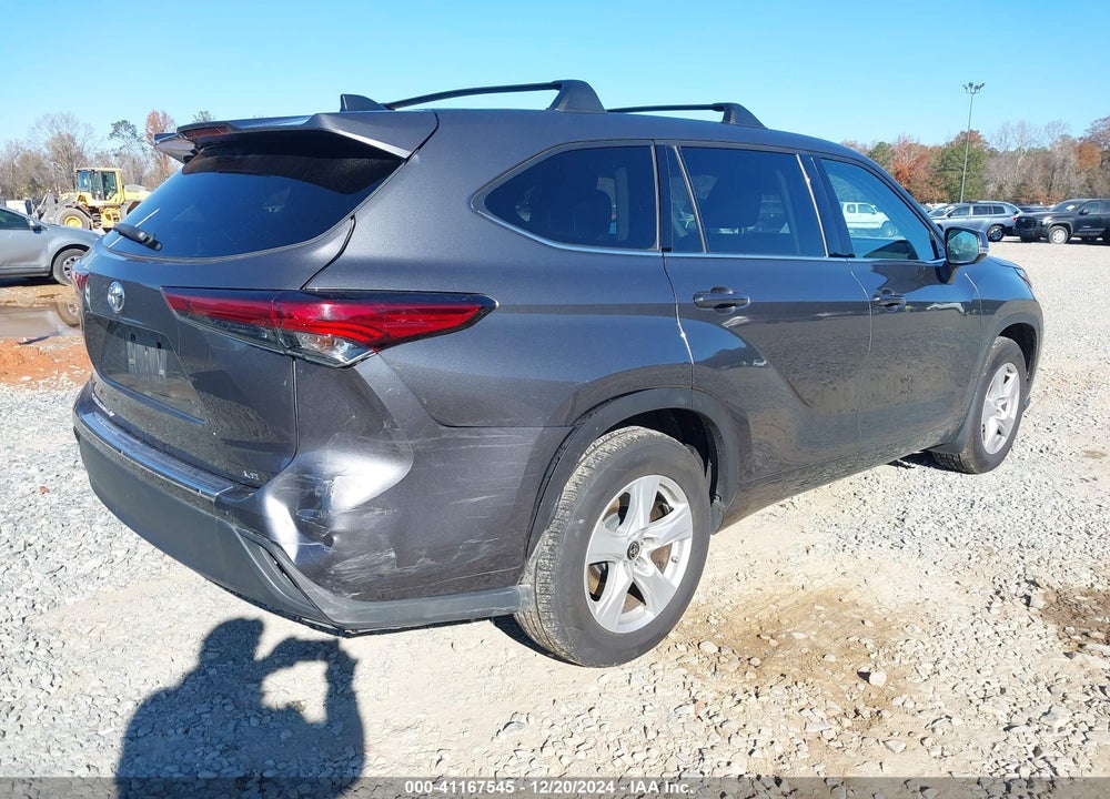 2022 TOYOTA HIGHLANDER LE VIN: 5TDZZRAH7NS557191
