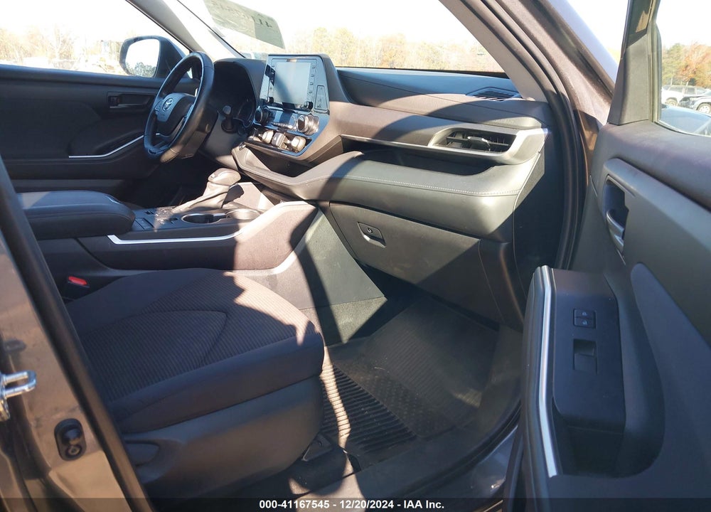 2022 TOYOTA HIGHLANDER LE VIN: 5TDZZRAH7NS557191
