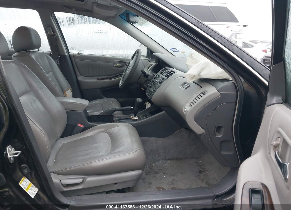 2000 HONDA ACCORD 3.0 EX VIN: 1HGCG1656YA803288