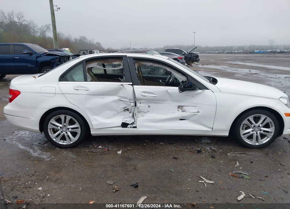 2013 MERCEDES-BENZ C 250 LUXURY/SPORT VIN: WDDGF4HB9DR294063