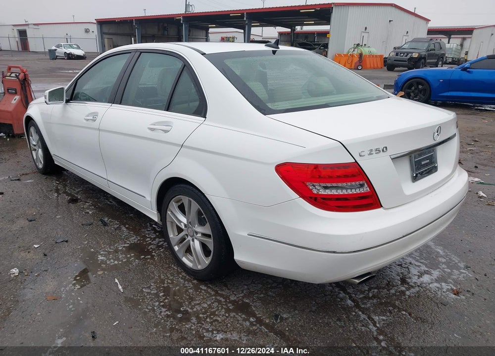 2013 MERCEDES-BENZ C 250 LUXURY/SPORT VIN: WDDGF4HB9DR294063