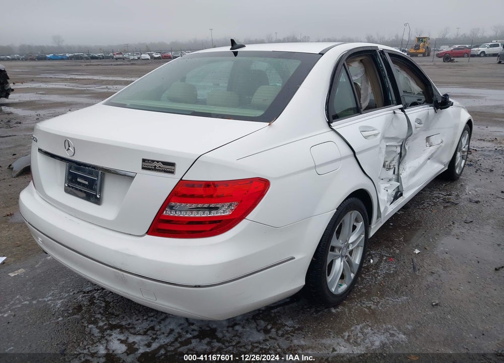 2013 MERCEDES-BENZ C 250 LUXURY/SPORT VIN: WDDGF4HB9DR294063