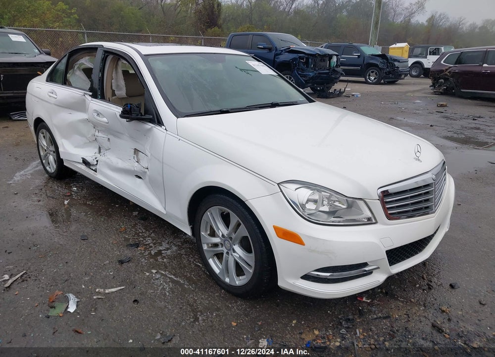 2013 MERCEDES-BENZ C 250 LUXURY/SPORT VIN: WDDGF4HB9DR294063