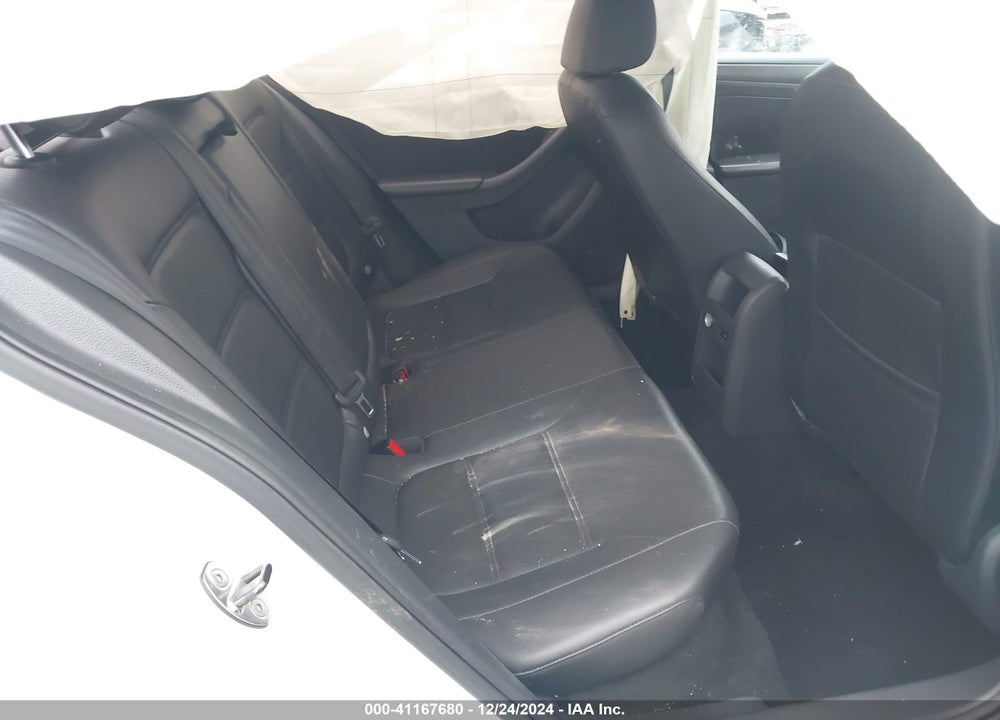 2014 VOLKSWAGEN JETTA VIN: 3VWD17AJ3EM264605