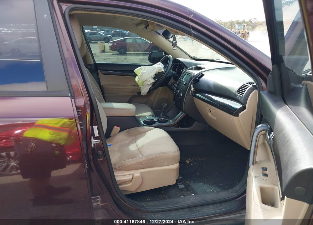 2013 KIA SORENTO LX VIN: 5XYKT3A6XDG387175