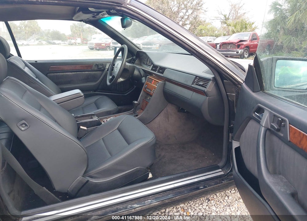 1995 MERCEDES-BENZ E 320 VIN: WDBEA66E4SC274696