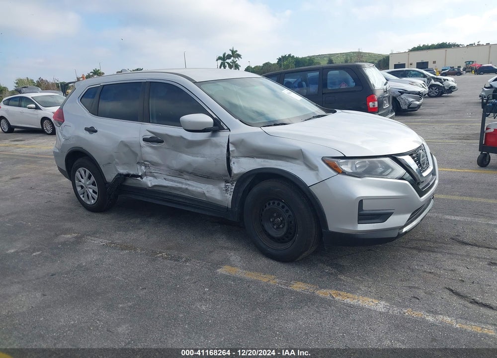 2018 NISSAN ROGUE S VIN: KNMAT2MV1JP519340