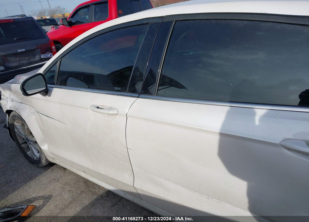 2020 FORD FUSION VIN: 3FA6P0HD9LR162345