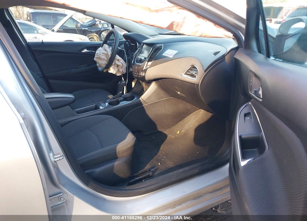 2018 CHEVROLET CRUZE LT AUTO VIN: 1G1BE5SM1J7228758