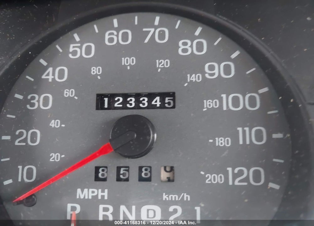 2000 MERCURY GRAND MARQUIS LS VIN: 2MEFM75W7YX725188