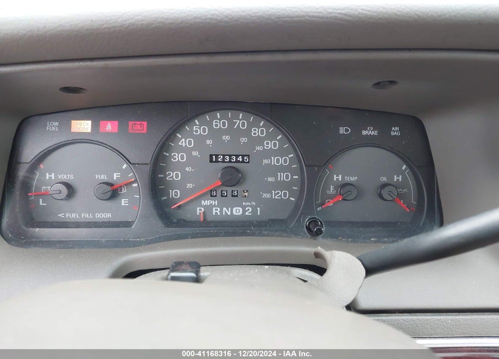2000 MERCURY GRAND MARQUIS LS VIN: 2MEFM75W7YX725188