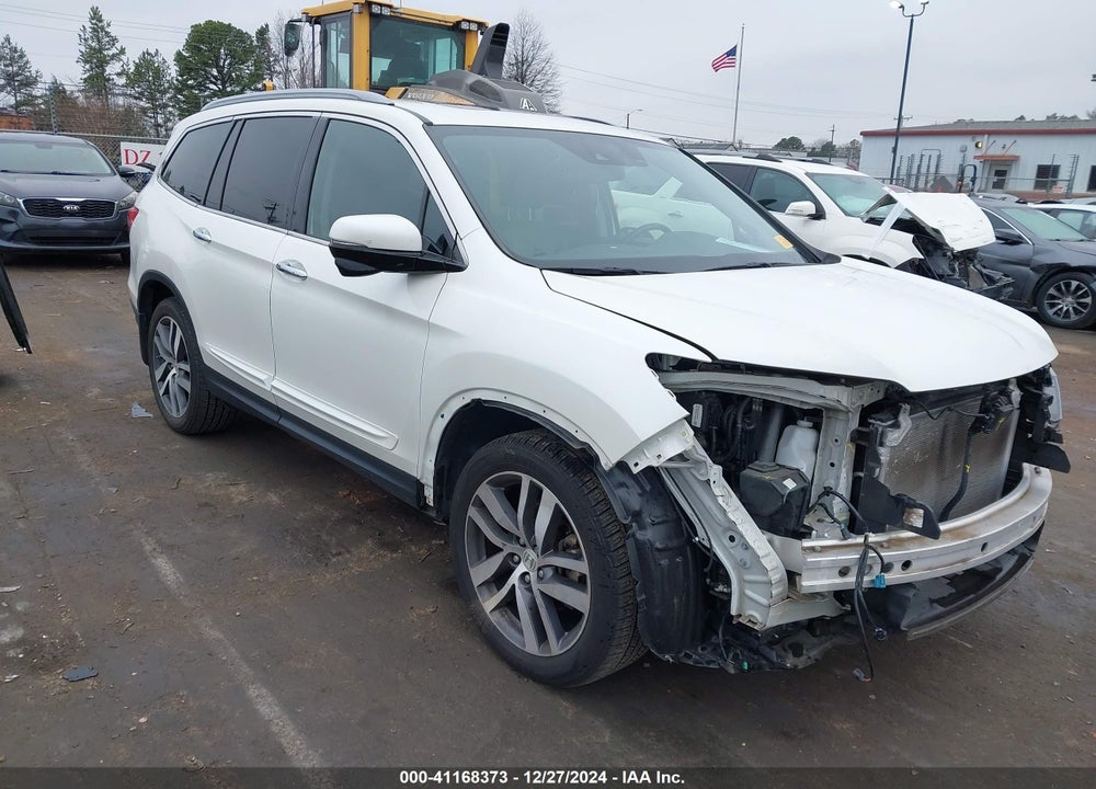 2017 HONDA PILOT TOURING VIN: 5FNYF5H91HB047200