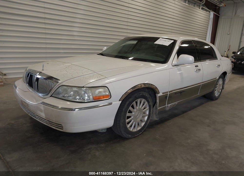 2003 LINCOLN TOWN CAR EXECUTIVE VIN: 1LNHM81W83Y643285