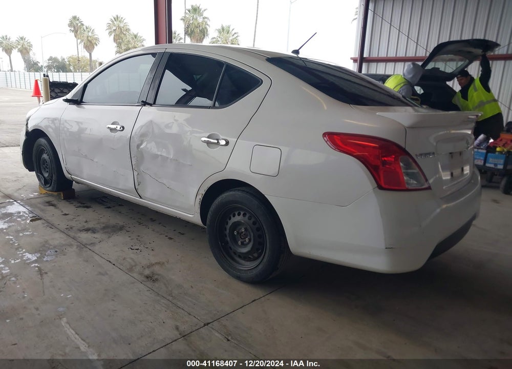 2018 NISSAN VERSA 1.6 SV VIN: 3N1CN7AP1JL886579