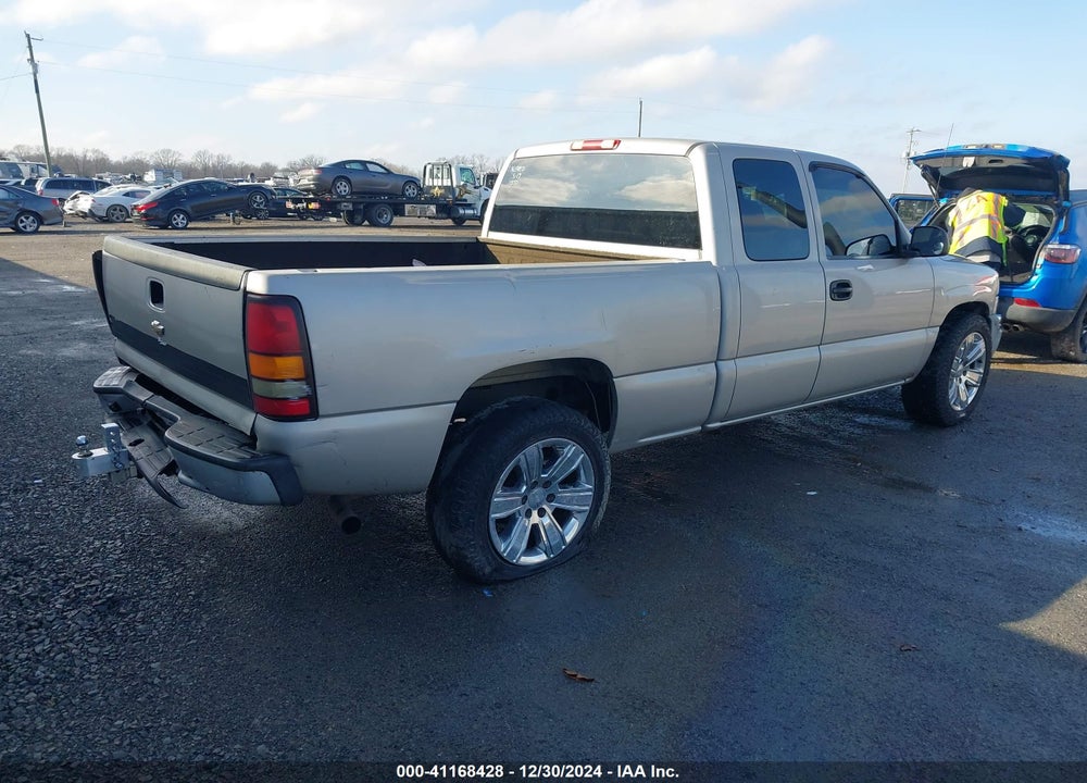 2000 CHEVROLET SILVERADO 1500 LS VIN: 1GCEC14V8YZ369429