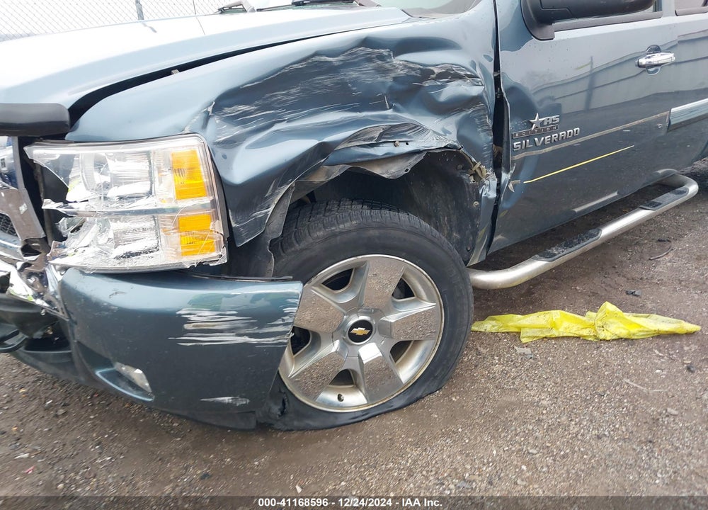 2011 CHEVROLET SILVERADO VIN: 1GCRCSE08BZ440582