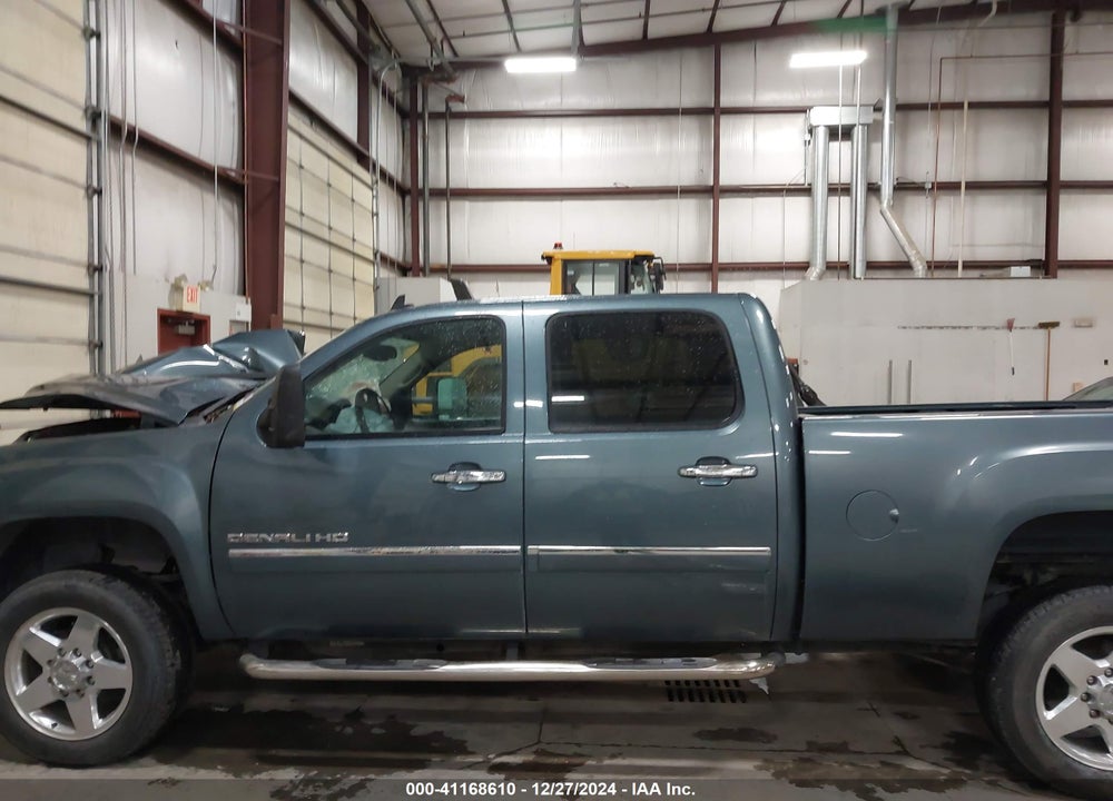 2011 GMC SIERRA 2500HD DENALI VIN: 1GT125C86BF250873