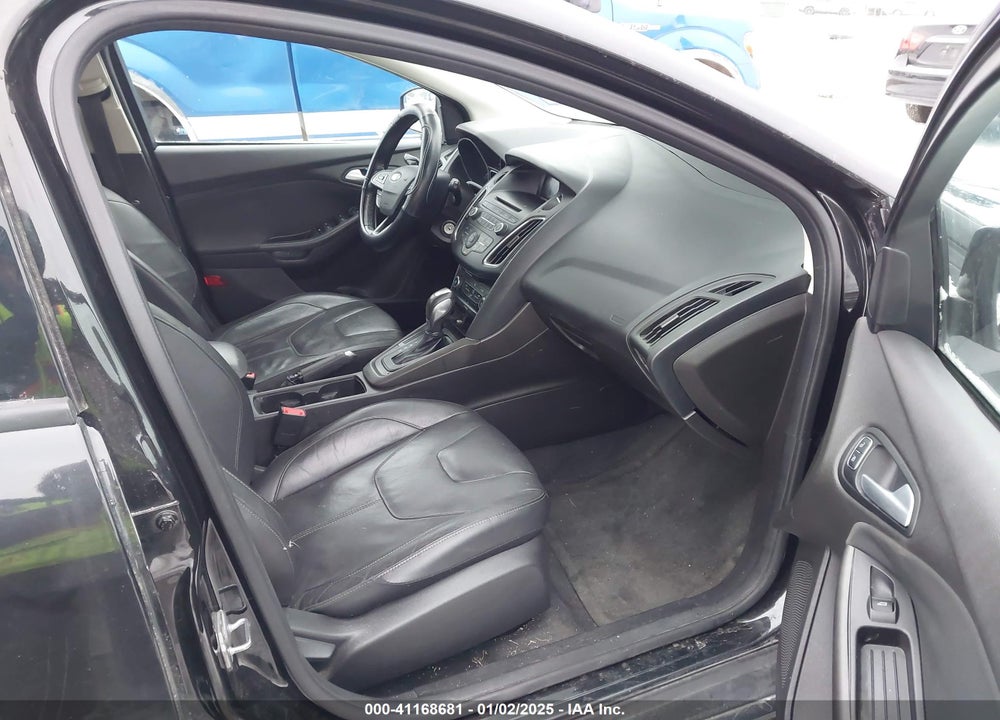 2015 FORD FOCUS SE VIN: 1FADP3K2XFL299605