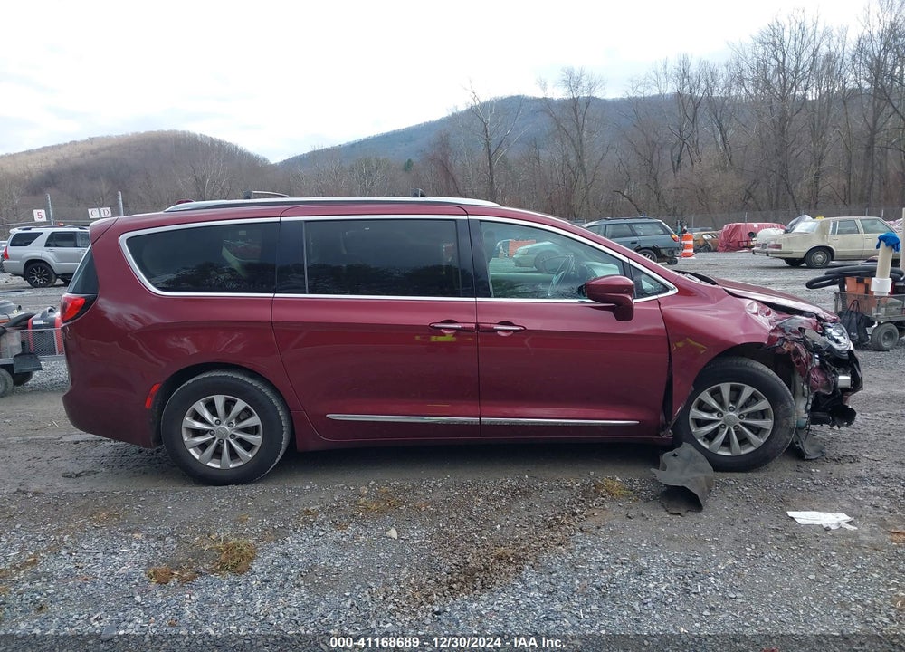 2019 CHRYSLER PACIFICA TOURING L VIN: 2C4RC1BG4KR650828