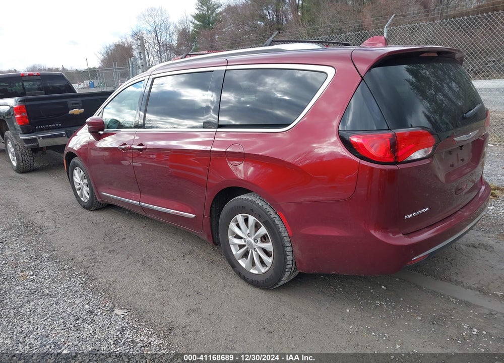 2019 CHRYSLER PACIFICA TOURING L VIN: 2C4RC1BG4KR650828