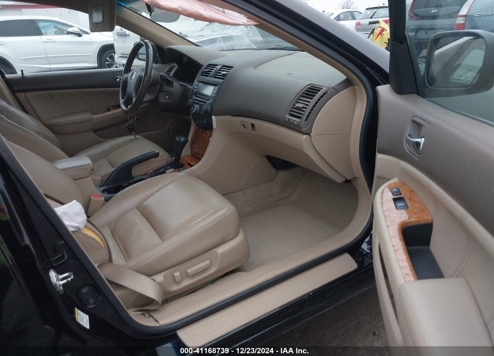 2005 HONDA ACCORD 3.0 EX VIN: 1HGCM66515A052702