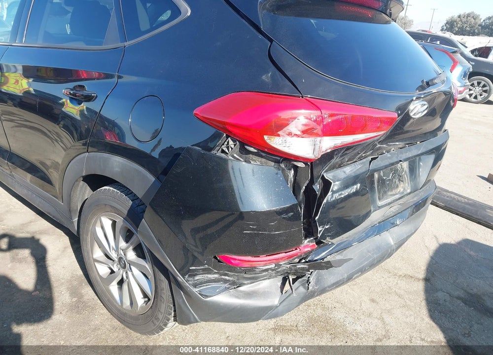 2016 HYUNDAI TUCSON SE VIN: KM8J33A48GU240555