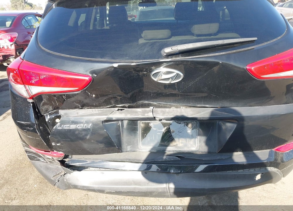 2016 HYUNDAI TUCSON SE VIN: KM8J33A48GU240555