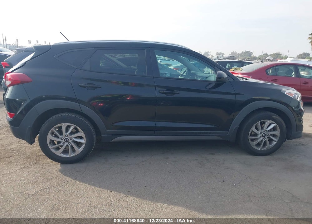 2016 HYUNDAI TUCSON SE VIN: KM8J33A48GU240555
