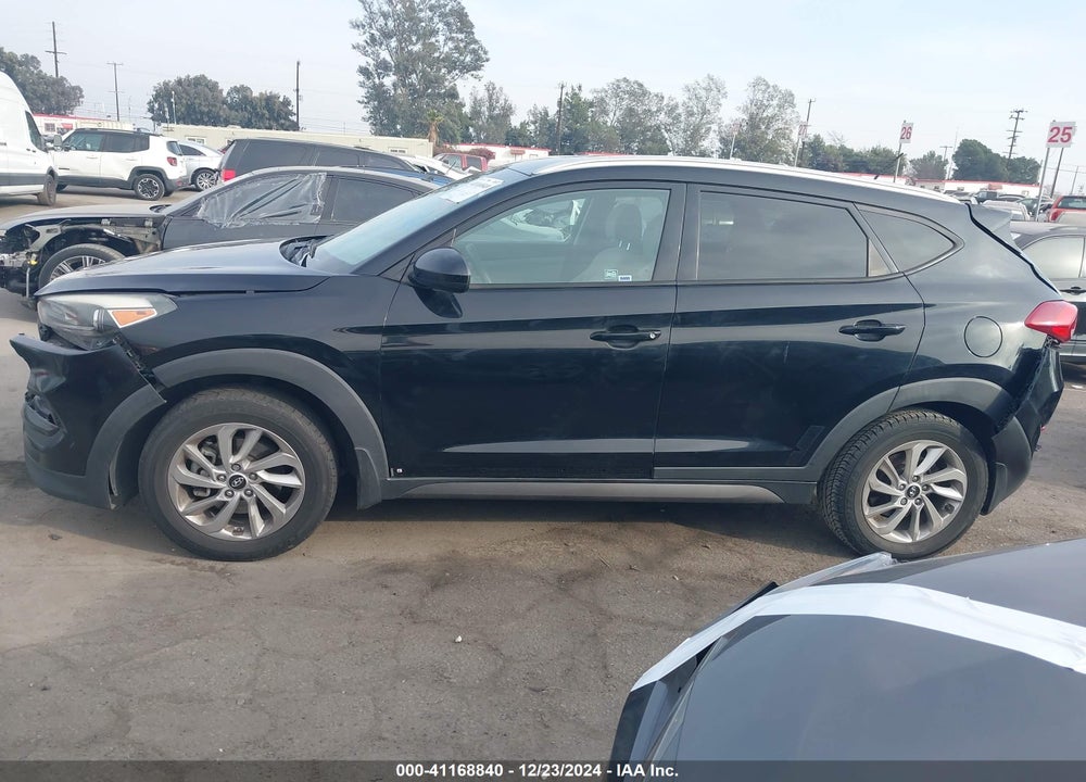 2016 HYUNDAI TUCSON SE VIN: KM8J33A48GU240555