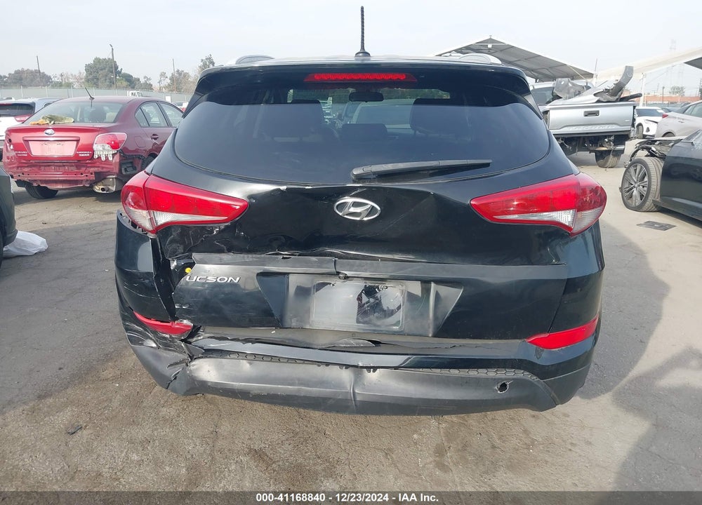 2016 HYUNDAI TUCSON SE VIN: KM8J33A48GU240555