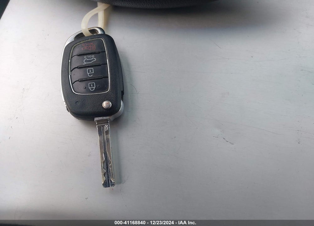 2016 HYUNDAI TUCSON SE VIN: KM8J33A48GU240555