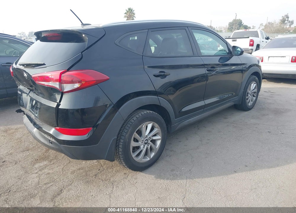 2016 HYUNDAI TUCSON SE VIN: KM8J33A48GU240555