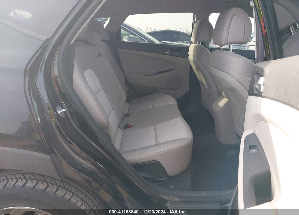2016 HYUNDAI TUCSON SE VIN: KM8J33A48GU240555