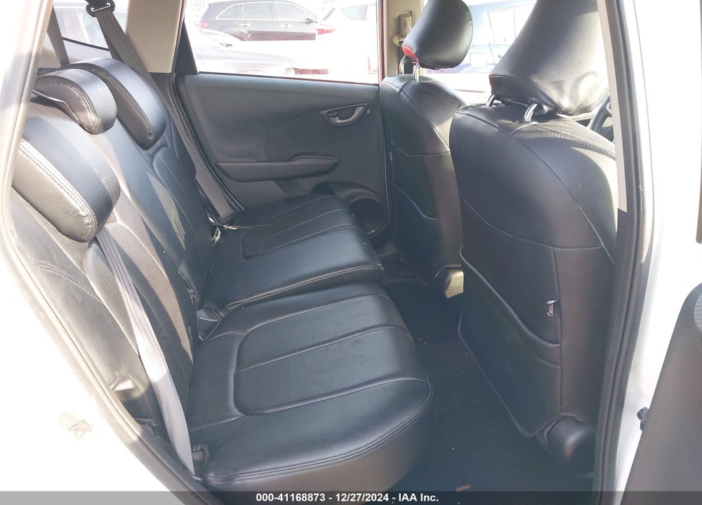 2013 HONDA FIT VIN: JHMGE8H32DC036238