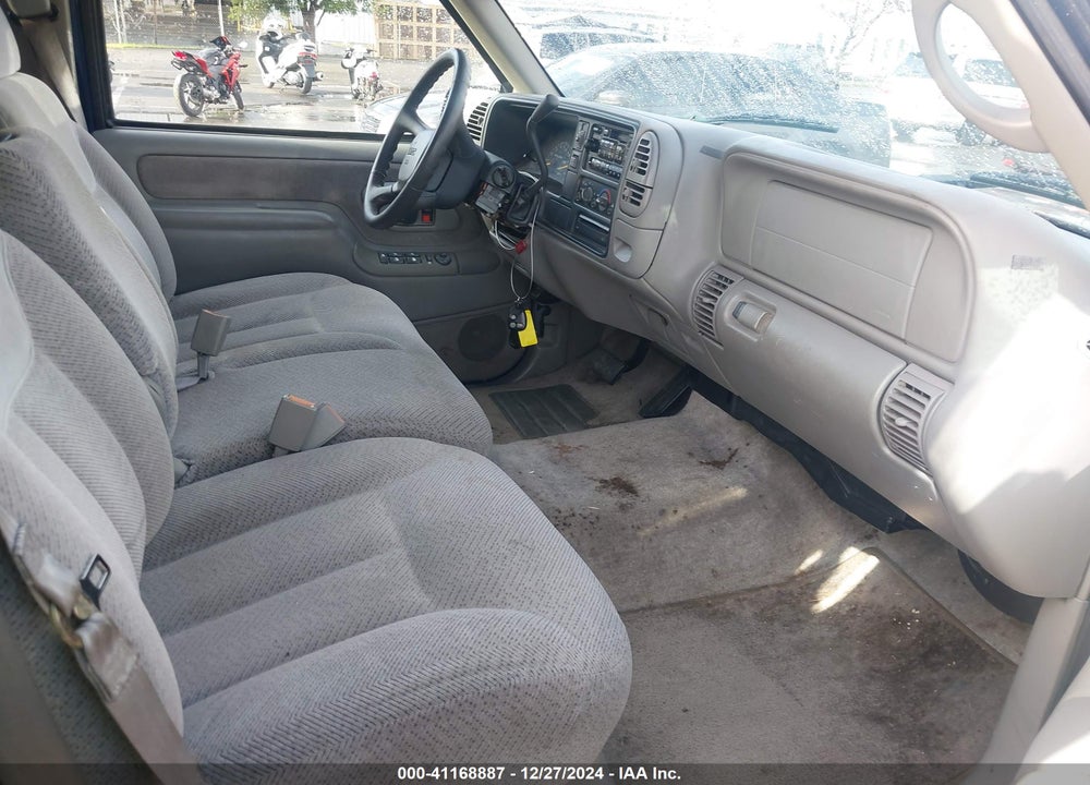 1999 GMC SUBURBAN 2500 SL VIN: 3GKGC26JXXG542539