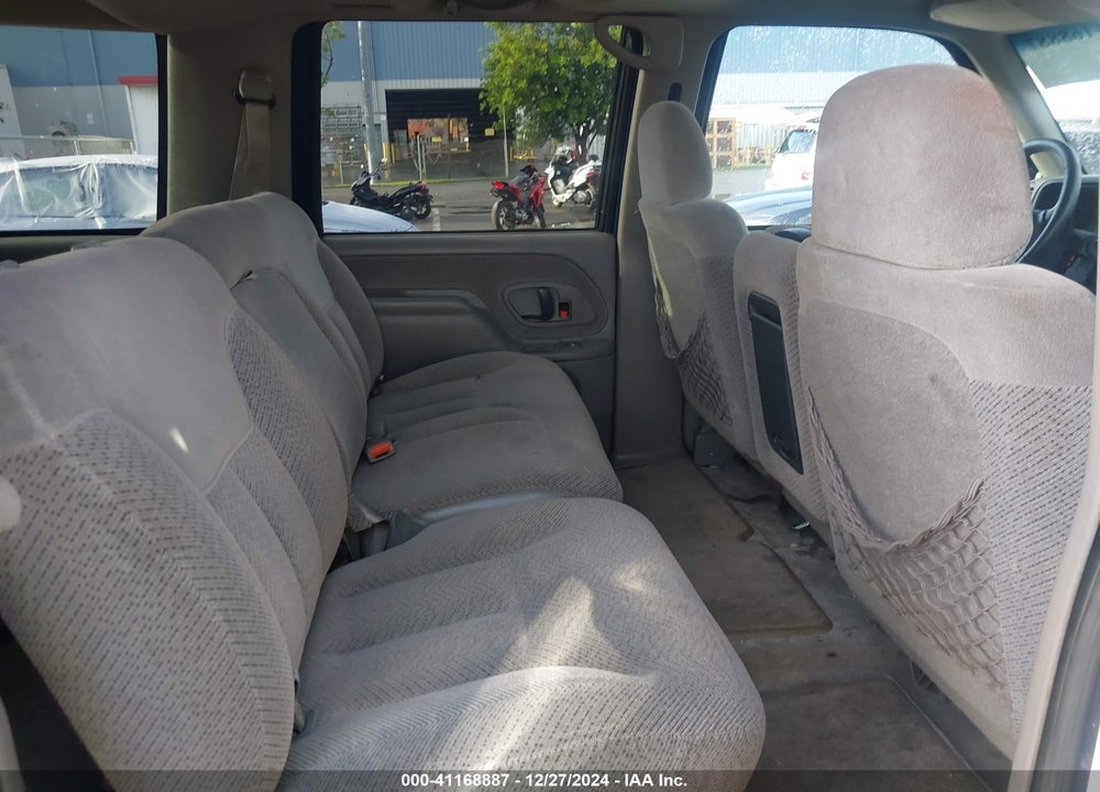 1999 GMC SUBURBAN 2500 SL VIN: 3GKGC26JXXG542539