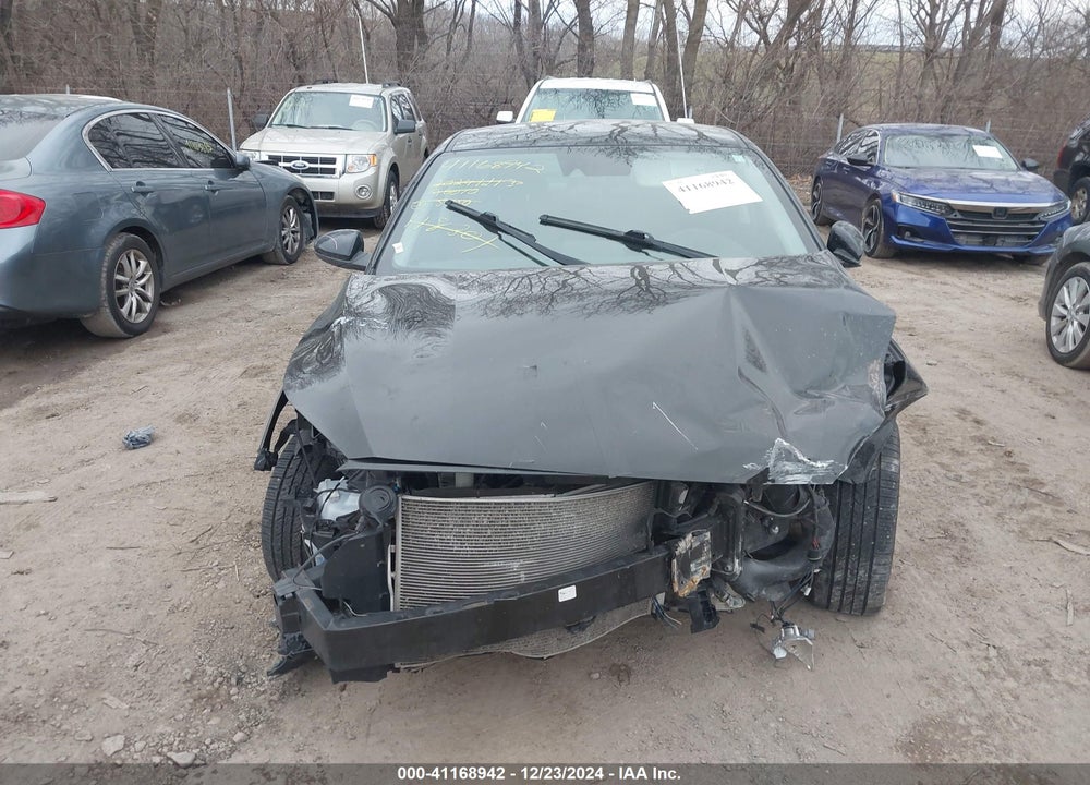 2019 KIA FORTE LXS VIN: 3KPF24AD0KE118301