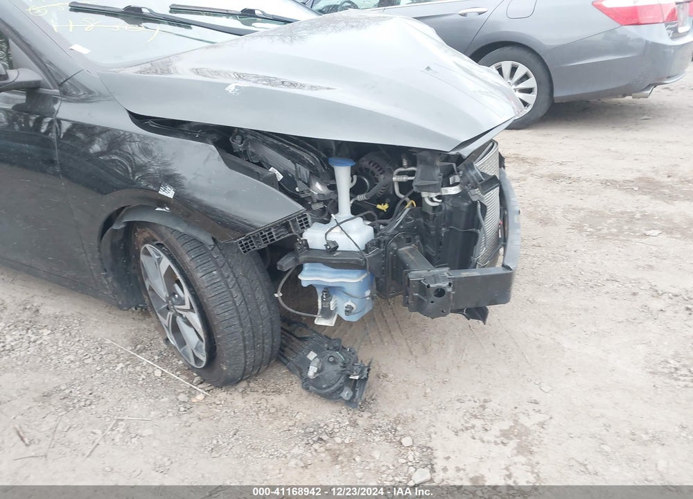 2019 KIA FORTE LXS VIN: 3KPF24AD0KE118301