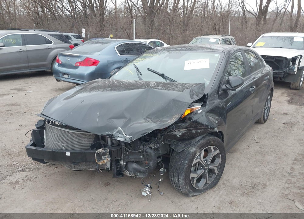 2019 KIA FORTE LXS VIN: 3KPF24AD0KE118301